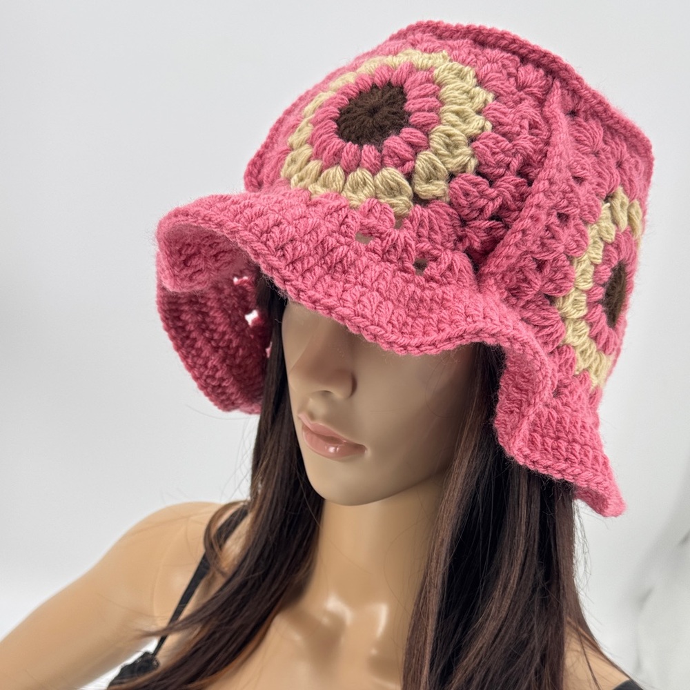 Vintage 70s Boho Hippie Mod Groovy Handmade Crochet Granny Square Bucket Hat
